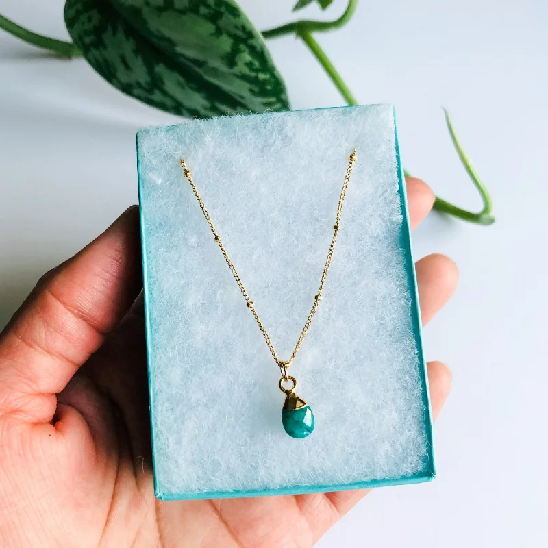 ladies necklace vintage rose gold-Raw Emerald and Gold Necklace