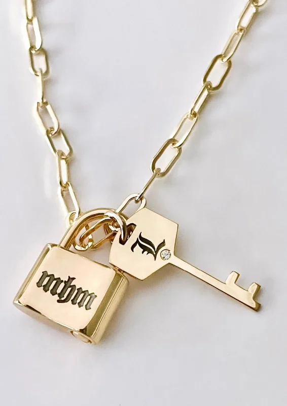 ladies necklace emerald-Sarah Personalized Lock and key Necklace