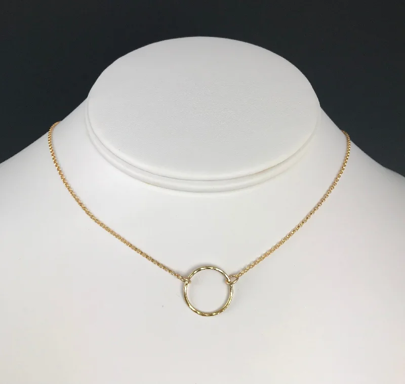 ladies necklace tarnish free-Side to Side Gold Circle Necklace